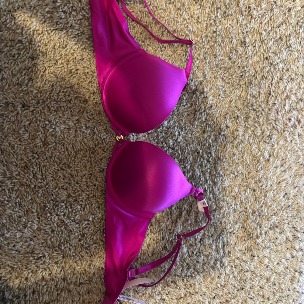 NWT Victoria's Secret Bright Fuchsia Push-Up bra